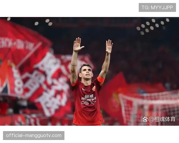 官方：前巴西国脚奥斯卡与上海海港续约一年，将效力至2027年底